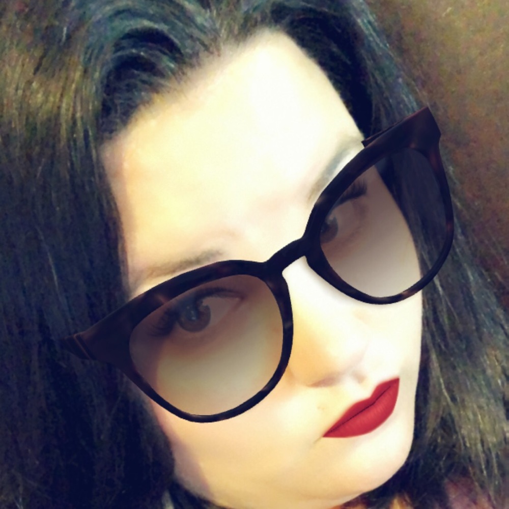 Meet your Posher, Ashley